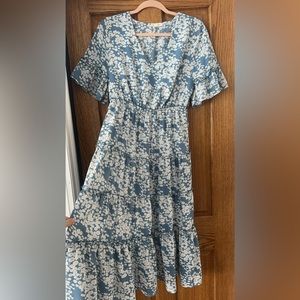 shop stevie blue & white floral tiered midi dress